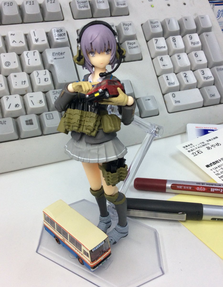 トミーテック広報 立石あやめ 鉄道むすめ ミニの日 1 12スケール 1 150スケール ちっちゃい模型やフィギュアは集めやすくて ついコレクションしちゃいます 1 12の子が1 150の車を持つと ラジコンみたいでカワイイな W ｂ トミーテック
