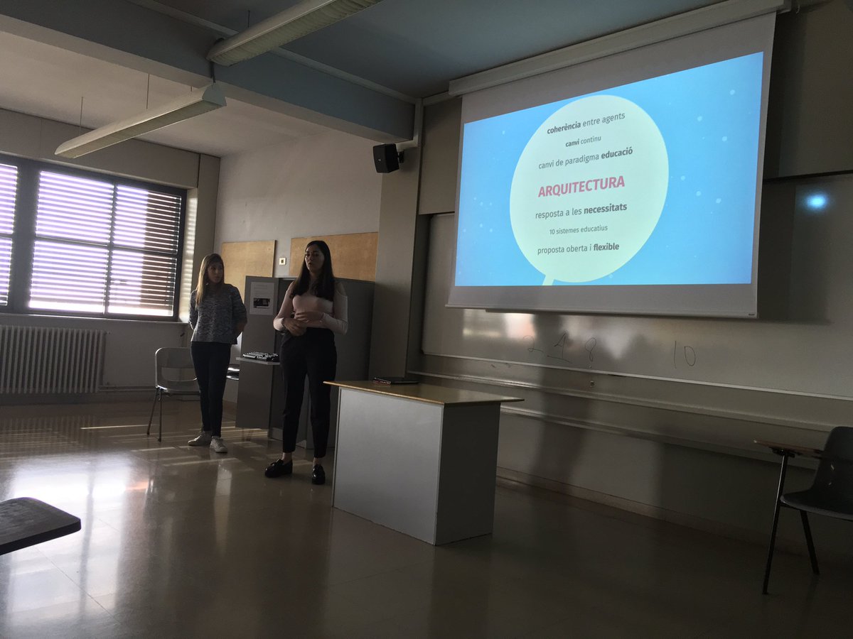 maprats's tweet photo. Fantàstica presentació ponències 1 i 2 a càrrec de l'Anna i la Carolina #sem3r1617 @BlanquernaFPCEE @uramonllull #CECaraesdema #innovemara https://t.co/WYZfNeDvSf