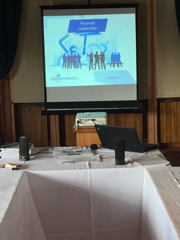 GlamNik's tweet photo. #pyramid2017 kicks off #talent #leadership @BedfordSwan https://t.co/ShMG6FYcQV