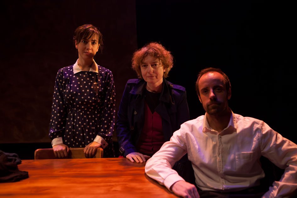 Hoy te esperamos en el #EncuentroConElPublico de #LaEsferaQueNosContiene. Tras la función charlaremos con el equipo artístico.