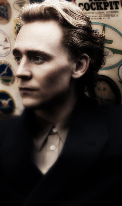 SMarie4THiddy's tweet photo. #TBT #TomHiddleston photographed by #ScottTrindle #edit #ISupportTomHiddleston https://t.co/0Ly6hIM7IO