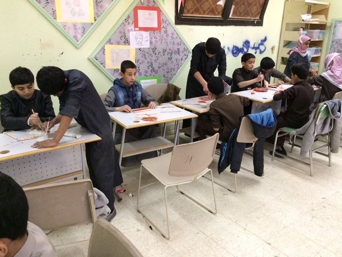 مشاركة النشاط الفني بدوره في التصميم والمقامة بمركز التدريب
وكذلك اقامة دوره في الخزف بالمعمل الفني بالمدرسة
@hafredumedia