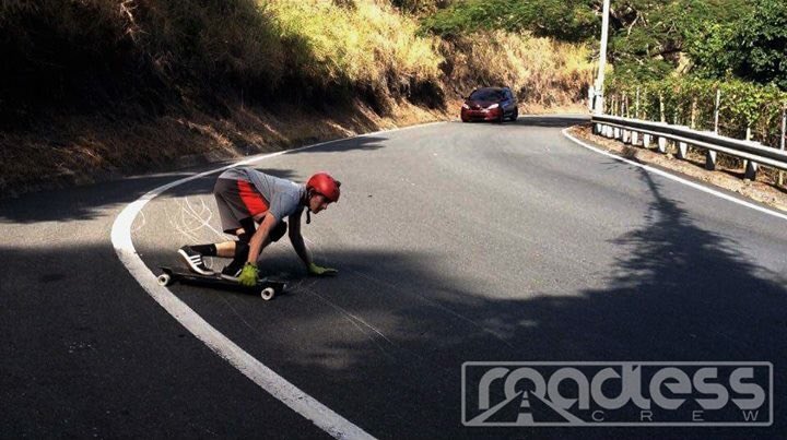 RoadlessCrew's tweet photo. Ayer en Palomas, #Comerio. @RedAnge01 
#RoadlessCrew #rOc
#longboard #downhill #skateboarding #iphone6 #iphone4 #sport https://t.co/GyzvTOhUum