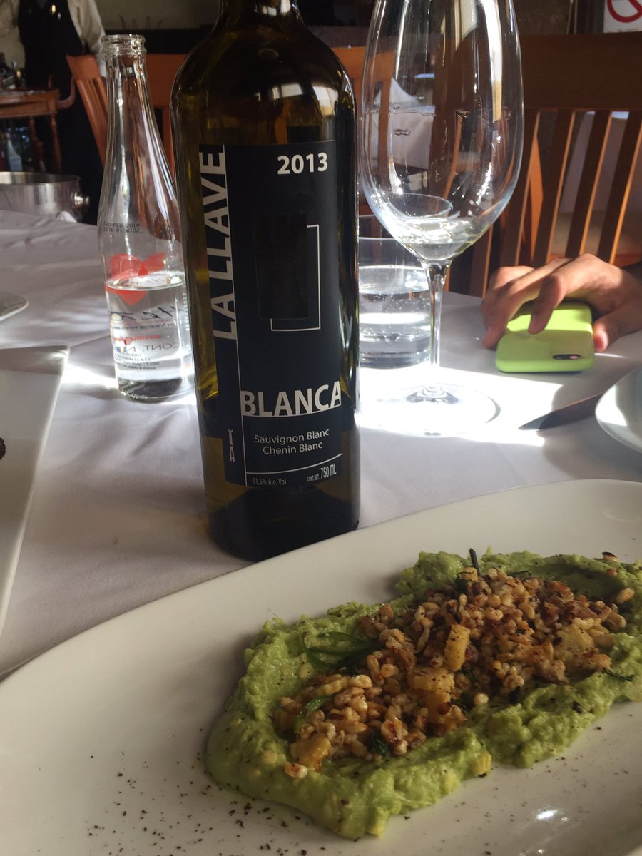 #cocinamexicana #escamoles con #lallaveblanca2013  #vinomexicano #vivirparagozar con <a href="/torresalegre/">Torres Alegre y Fam.</a> # #armonia perfecta!