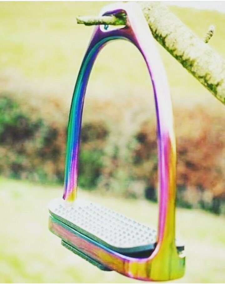 ThatSassyRider's tweet photo. So in love with these 😍 @Evo_Equine are running a competition on Insta! Go go go!! #stirrups #rainbowgram https://t.co/NzDRYBkrXS