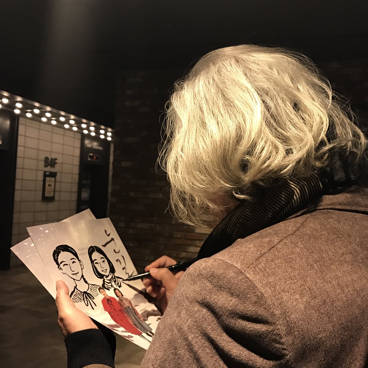 Sunmee_Jin's tweet image. 3.1절에 개봉한 영화 '눈길'을 박재동화백님•소녀상지킴이 청년들과 함께 감상하는 복을 받았습니다^^ 우리는 영화속 종분•영애같은 마음으로 누군가의 문을 두드린적이 있을까요? 영화 '눈길'에 애정의 눈길을 보내주세요#눈길