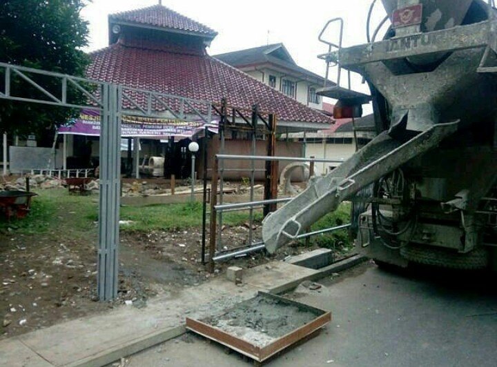 Saat ini Masjid Politeknik Negeri Medan dalam tahap pembangunan.
Bagi yang berminat membantu dapat menghubungi 0812-6440-6088 (Akhmad).