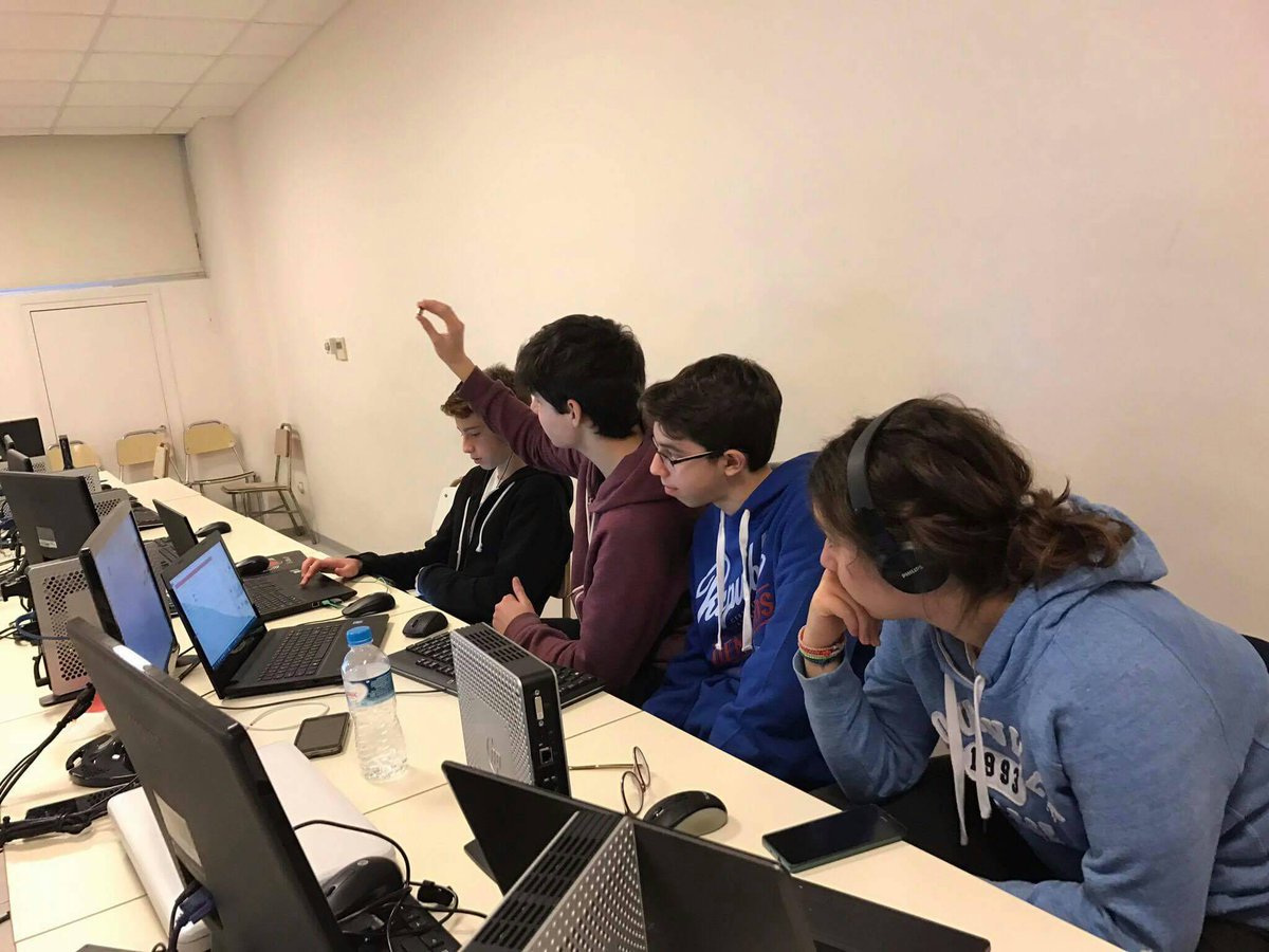 x_aile_racing's tweet photo. Working hard and achieving goals💪 #xaile #team #hardwork #wewinasateam https://t.co/ZCGmBYXj2U