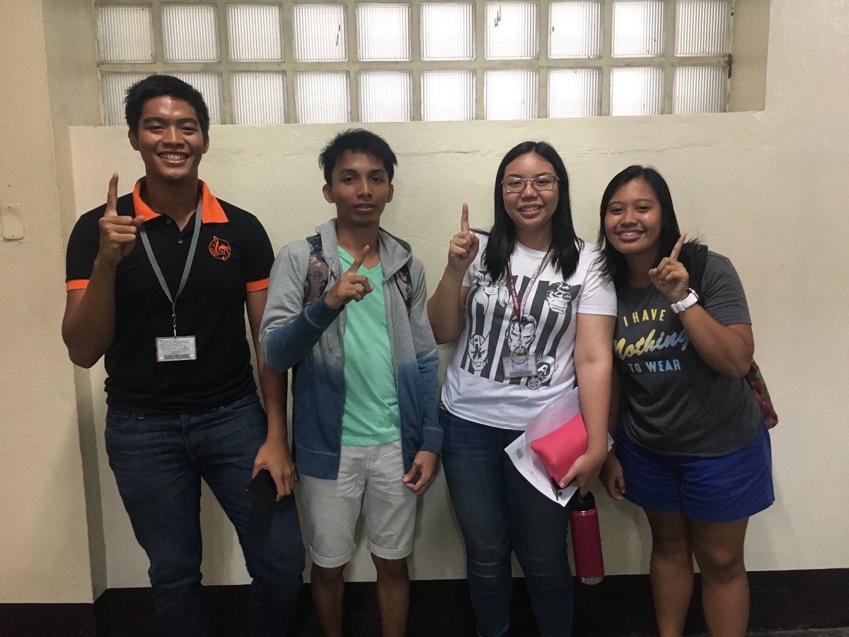 upaces's tweet photo. Congratulations to our Bet On Your Material champs: @maanyoow, @chrlnmrls, and Jayvee!! 💙

#EnggWeek2017
#SBFY https://t.co/reZvNRSesE