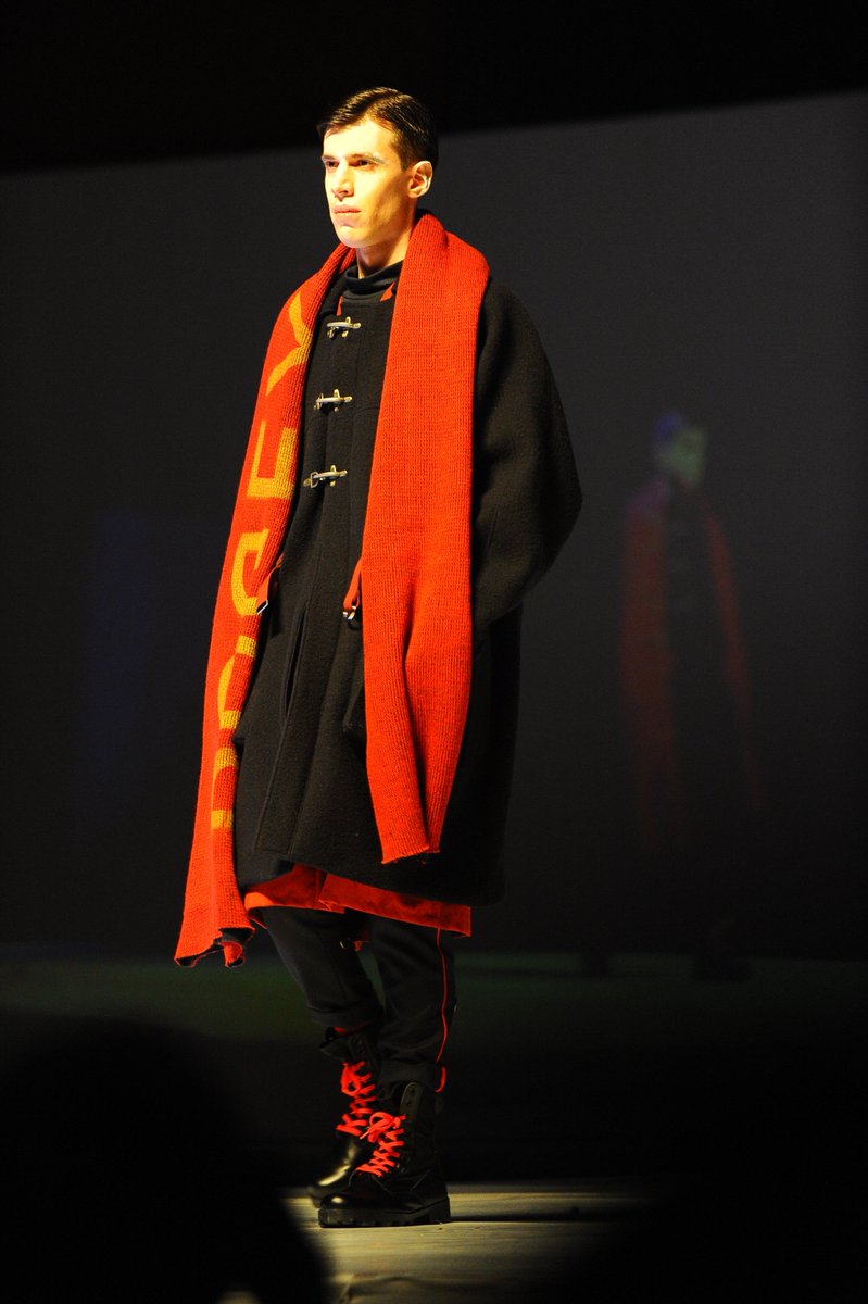 photographer9_5's tweet photo. 11:30の回。
#文化服装学院
#ファッション高度専門士科
#GRADUATIONCOLLECTION
#卒ショー
#ファッションショー https://t.co/hFanTFa1iX