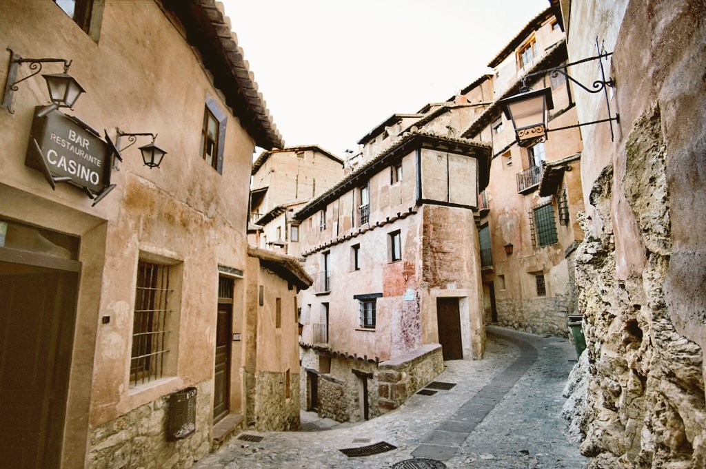 delacroix_1977's tweet photo. #Albarracín Para no pocos el pueblo más bonito de #España #Teruel #Aragón #Spain #Espagne #Spanien #photography #phorographie #fotografia https://t.co/SOfV5bBxsH