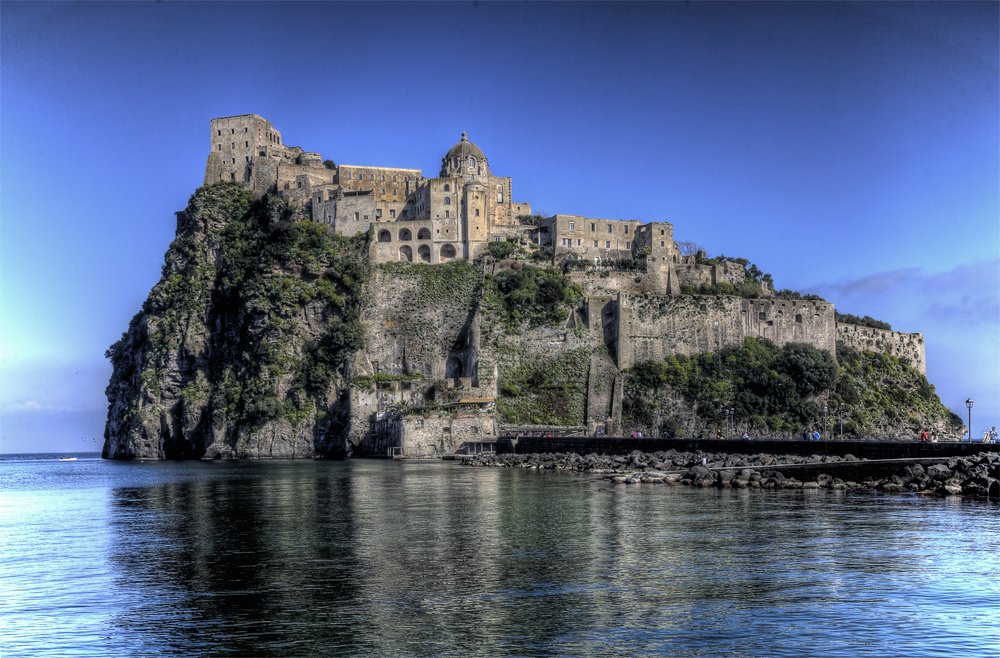 Aragonese Castle in the Gulf of Naples.
#Italy #Naples #castle #explore #Italian #Thursday #Thankfulthursday
