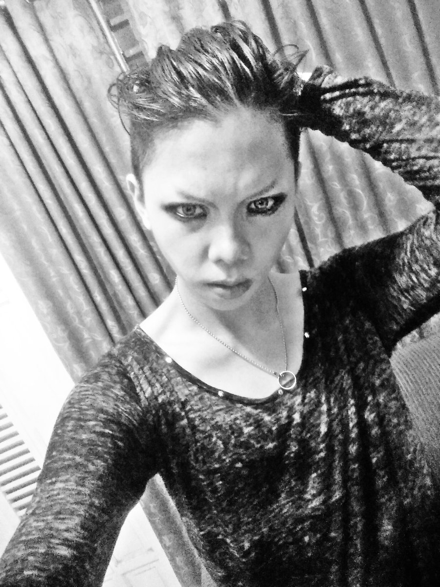 shen_MEA's tweet photo. 黒いが好きだよ ☠ #V系好きな人RT #visualkei #JRock #V系 #visualunite https://t.co/9zbcrl8Waz