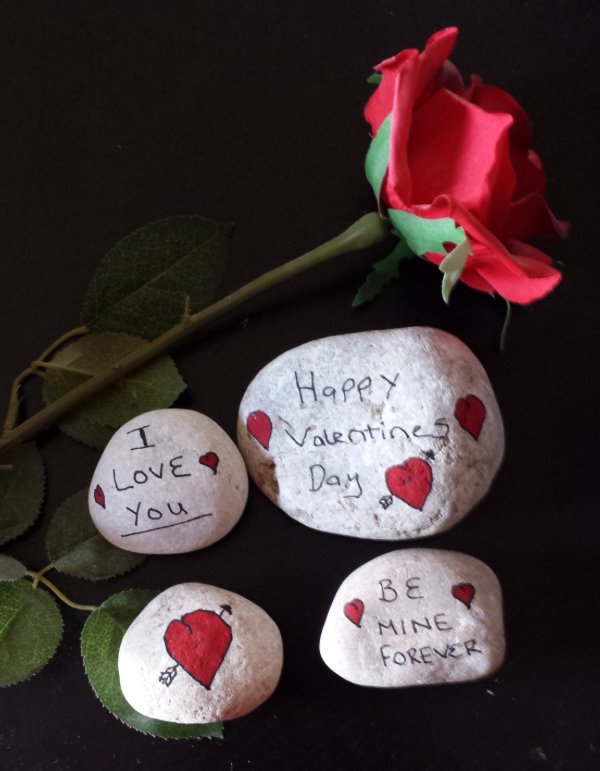 PersPebs's tweet photo. Check out some of my Pebbles :) :) :) https://t.co/YgzZrbrSaS