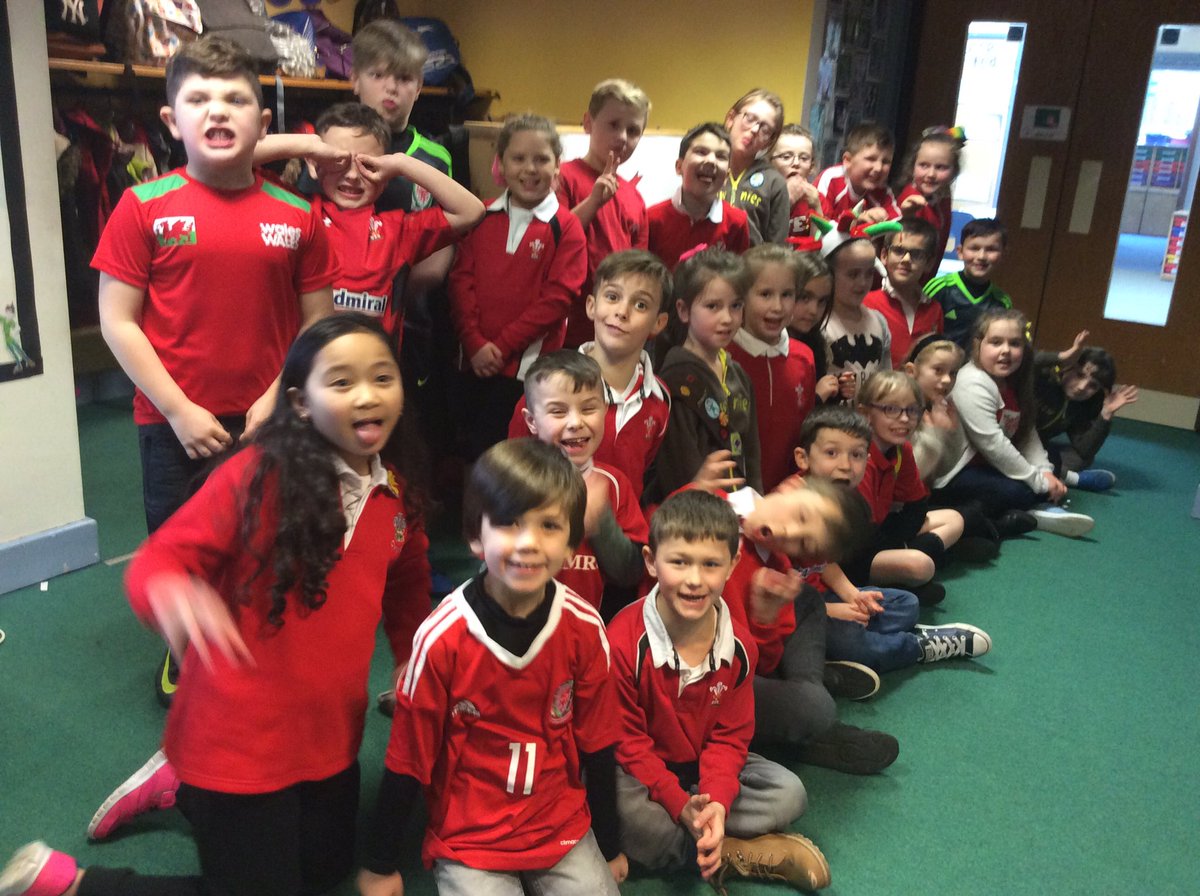 TYNPMissGlynn's tweet photo. Belated happy St Davids Day!!! https://t.co/Llua4DF1Bx