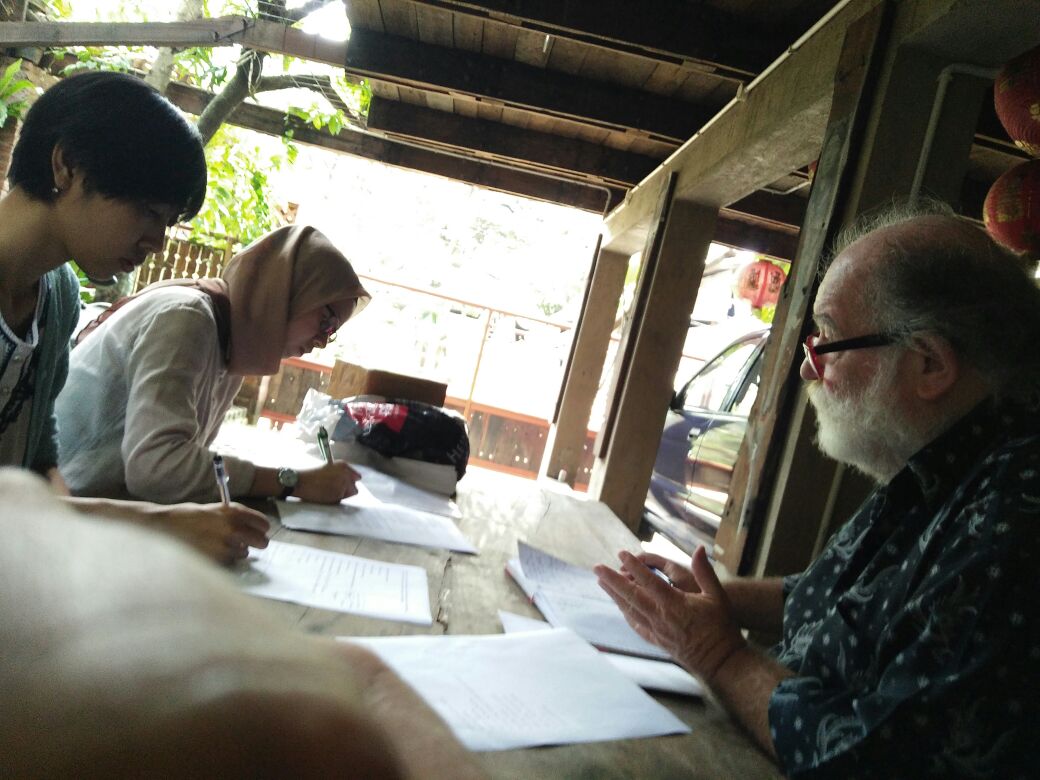 JJRizal's tweet image. ngobrolin persiapan tour buku sejarawan #davidreeve bareng mas @iskandarpn  jakarta, jogja, surabaya, malang, padang di @KomunitasBambu