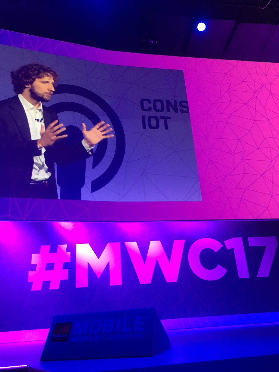 #MWC17 cool presentation from <a href="/Brian_Pallas/">Brian Pallas</a> @opp_net discussing #collaboration of #fintech &amp; the need to build business that make an impact
