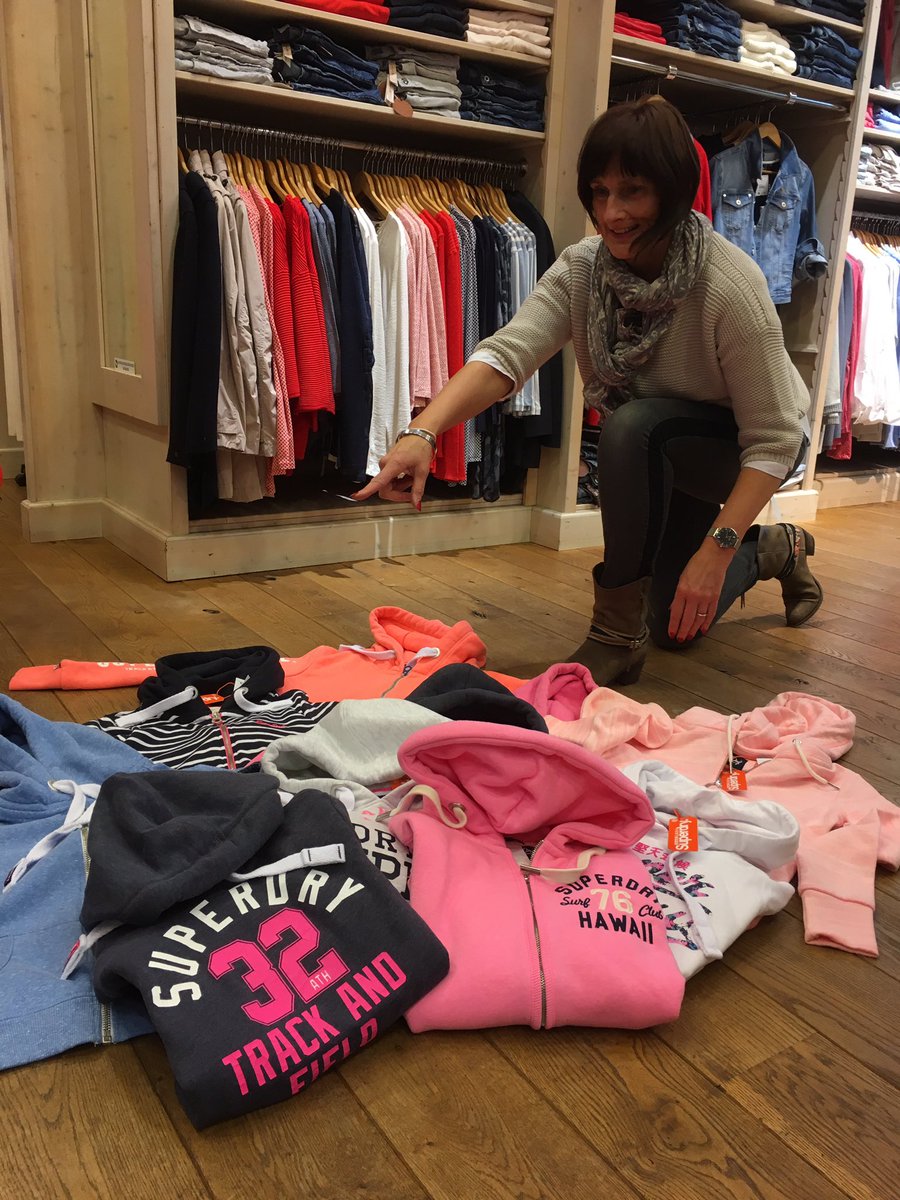 De keuze is enorm bij #blueimage we gaan op #wintersport maar wat nemen we precies voor #kleding mee? #hoodedsweaters #superdry