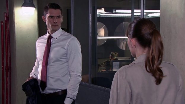 TelevisaTVmx's tweet photo. Aurelio le pide a Tim que desaparezca al alférez García ¡Entra y revive  #ESDL4! Click >> https://t.co/NaXv7UWGMl https://t.co/V78VAXr6Ut