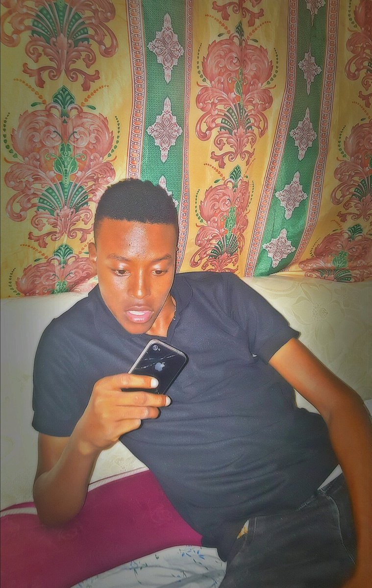 MarcoMunice's tweet photo. Palee message inapoingia Asante kwa kurejesha kiasi chote ulichokopa endelea kutumia mtandao wetu. ..#mamaee  #nyiee  #Badman #nyambavuuu https://t.co/FkhvOXHNrS