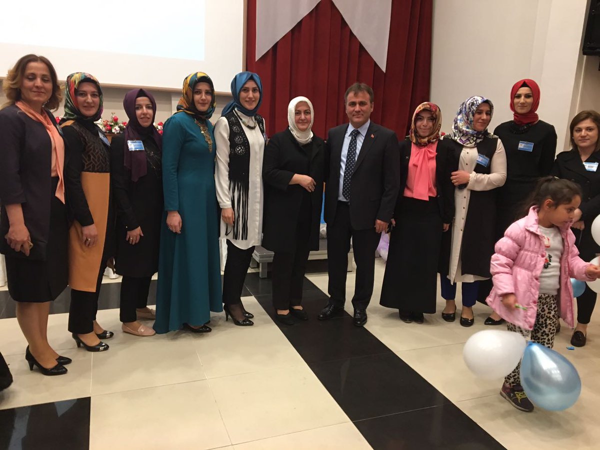 canan_29's tweet photo. #tügva #gumushane #kadinveailekoordinatörlüğü #çocugunuzun #farkindamisiniz #programimiz https://t.co/ttA4QZz2HC
