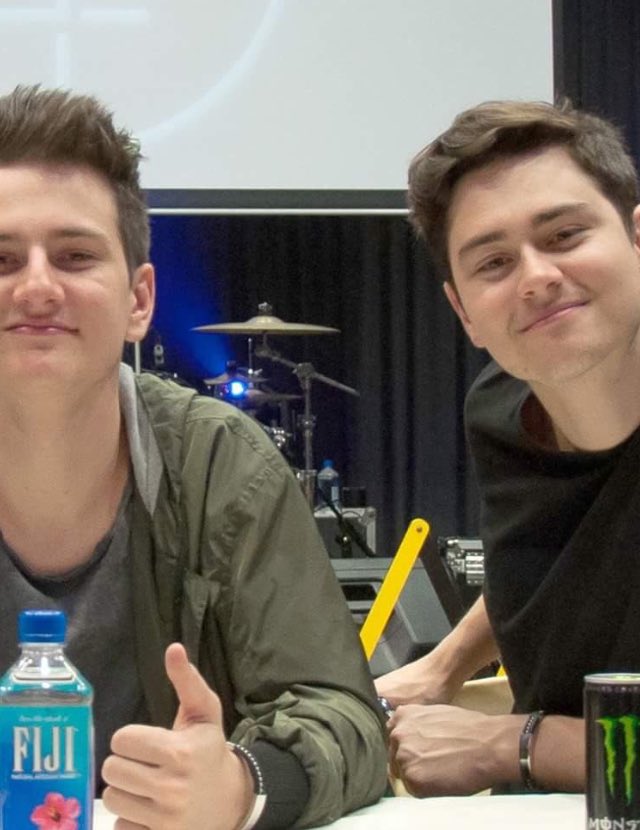 BYEROPE's tweet image. THEY HAVE MATCHING BRACELETS 😭 How adorable