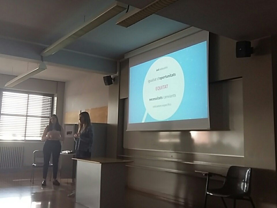 annabelfc's tweet photo. #innovemara Treballant i reflexionant sobre l'educacio amb estudiants 3r  Ed Infantil #sem3r1617 @BlanquernaFPCEE https://t.co/VhSde12nEu