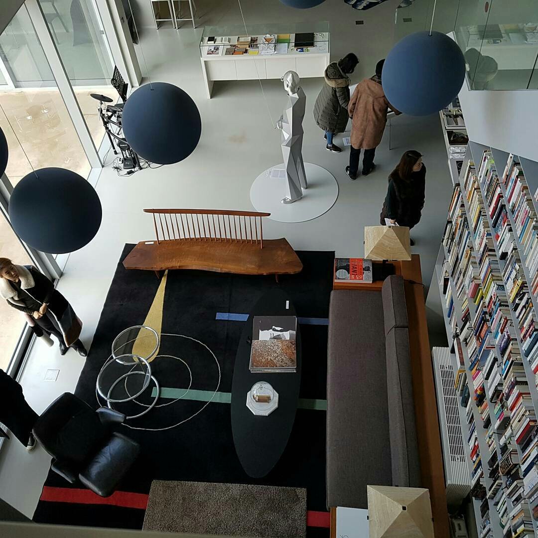 KSora_IFC's tweet photo. [IG] 170302 Kang Sora Instagram update reveramess_: #구하우스 #Goohouse #contemporaryart #designcollection #artmuseum #gallery #양평 (2) https://t.co/NGGEgZnSmC