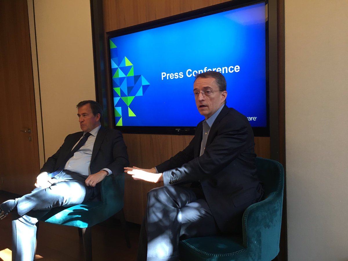 DigitalicMag's tweet photo. .@PGelsinger: Il passato di #Vmware è stato dare alle aziende la libertà dall'#hardware, il futuro è dare libertà dal #cloud con #CrossCloud https://t.co/FSbKdA6SKH