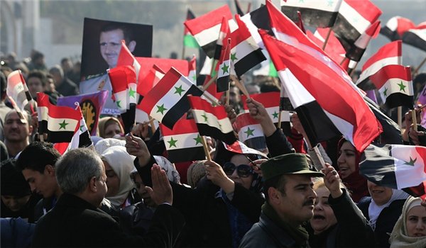 PresstvFr's tweet photo. Syrie: Les syriens de la ville d' #Idlib réclame l'expulsion des membres du Front al-Nosra de leur territoire #bashar_asad #Syrie #AlNusra https://t.co/rfM3AWYXsk