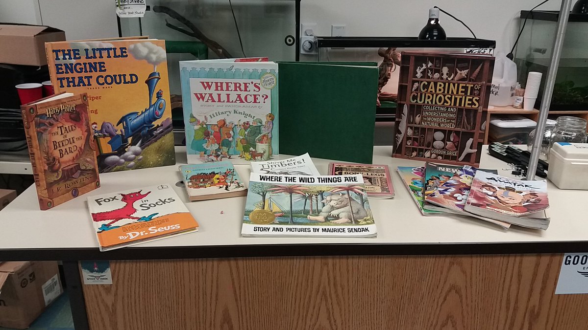 CindyJo47's tweet photo. Ready for #ReadAcrossAmerica day! Even 7th graders can enjoy reading for fun :) #gseslibrary https://t.co/N1GgNP8oy8