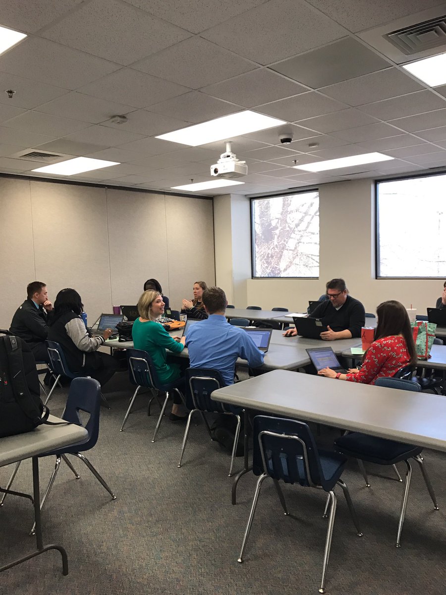 GCPSITICoach's tweet photo. Gwinnett ES LSTCs collaborating about how to alter staff development. #leadupchat #edtech #edtechleaders https://t.co/rELAxW2w6P