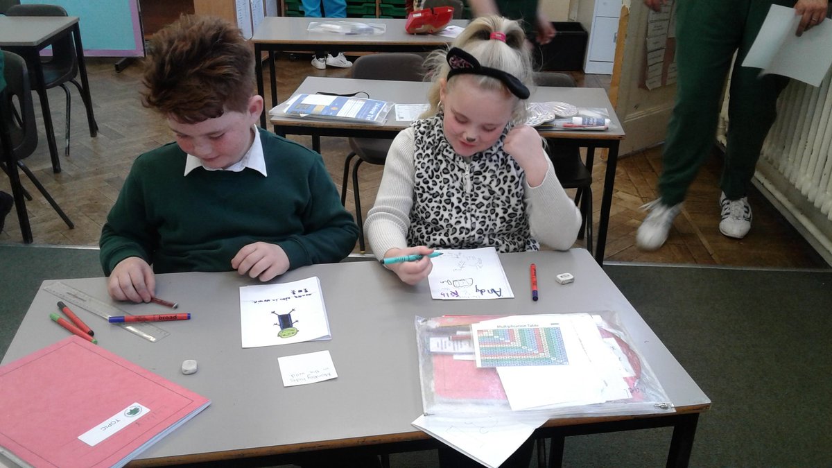 Year4BWPS's tweet photo. World book day! Making book covers! https://t.co/fPOkauUr0v
