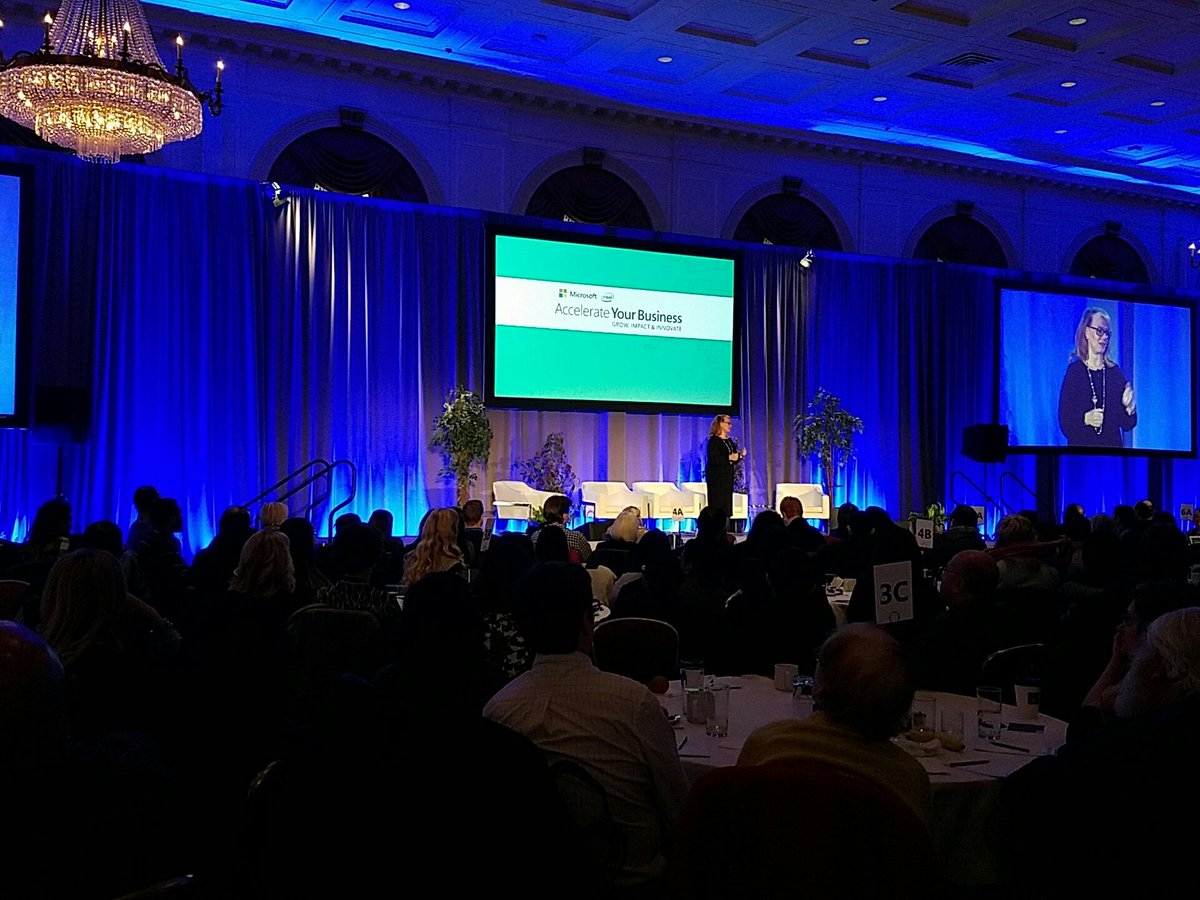 Crowd loving <a href="/ArleneDickinson/">Arlene Dickinson</a> at Toronto #microsoft #acceleratebiz