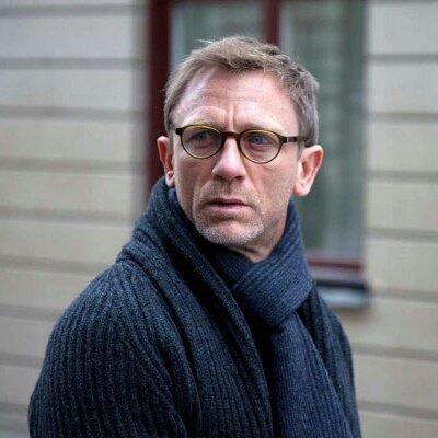 HAPPY BIRTHDAY TO MY FAVORITE ACTOR, DANIEL CRAIG. 