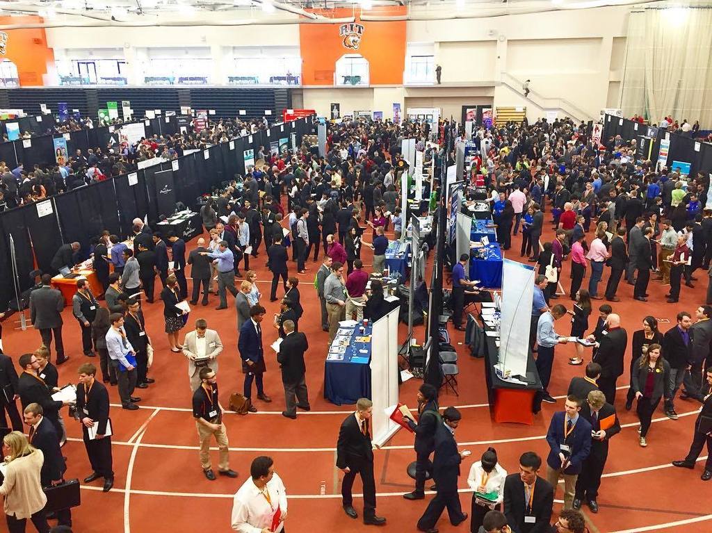 SmilesandSugar's tweet photo. Career fair was insane but worth it #LOVE #RIT #prettybricks #coops #fulltime #recruiting … https://t.co/CqWv3Rj8ps https://t.co/PqUU2vcSuc