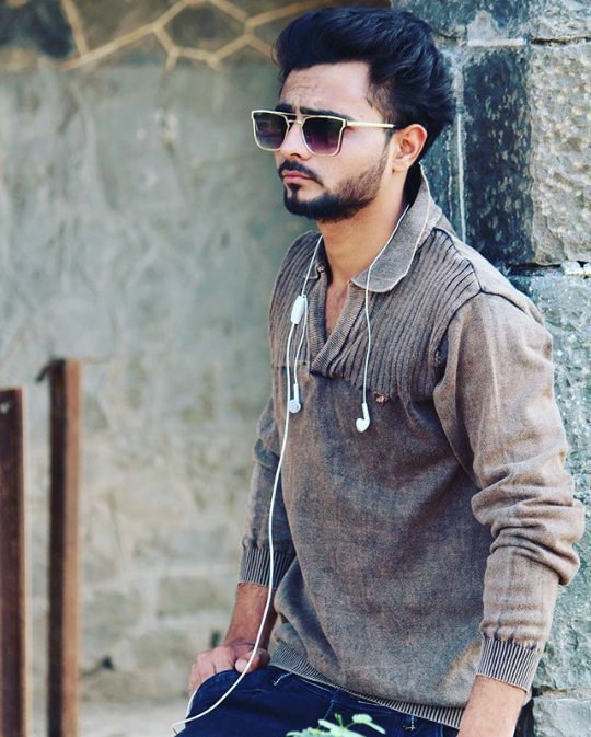 Mohibmemon6's tweet image. Hello friends 😊😊