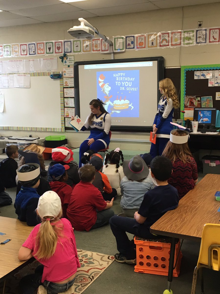 mrskfirsties's tweet photo. Happy Birthday Dr. Seuss! @mrskfirsties We are listening to wonderful volunteers! #TheMount @LauraSandrell @julieatidwell https://t.co/V3s9n7Wzhy