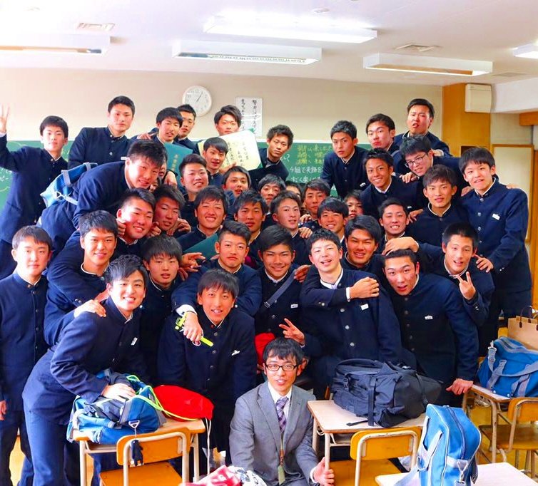 Yutaka Horikawa 東福岡高校を卒業しました ラグビー部のみんな クラスのみんなと一緒に過ごした3年間はあっという間でした これからもまた頑張ろうと思います みんなのおかげで楽しい高校生活でした ありがとうございました T Co