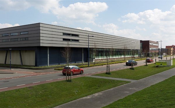 Wij zijn verhuisd naar een groter bedrijfspand met mooie showroom aan de Euroweg 25, 3825 in Amersfoort scootplaza.nl !