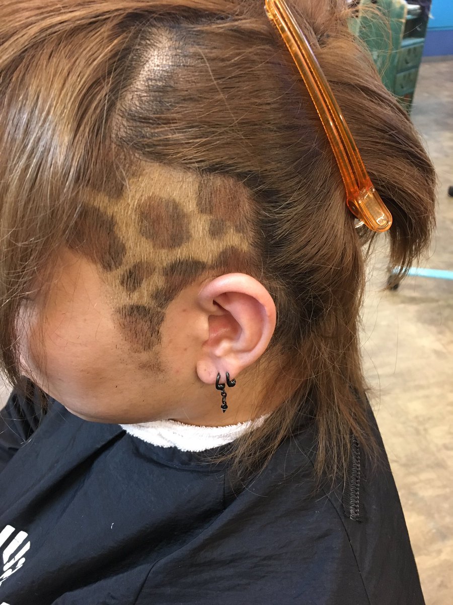 Capsule 刈り上げアートヒョウ柄 より個性的にされたい方にオススメです 刈り上げアート ヒョウ柄 派手髪 派手髪好きな人rt