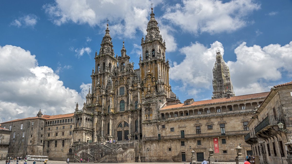 SitiosdeEspana's tweet photo. 📍 Santiago de Compostela, una de las ciudades más elegantes de España: https://t.co/v5iIdjWoce https://t.co/arIux143X9