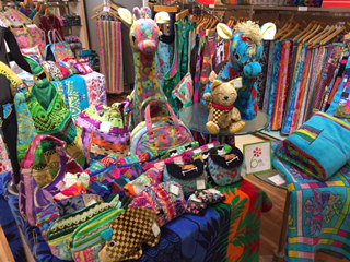 博多阪急 Twitter પર タオルサロン カラカラ が 3月7日 火 まで間限定ショップとして登場 T Co Zqrm80dedg まるでおもちゃ箱のよう 鮮やかなカラーが魅力の カラカラ しかも 丈夫な作りで 長くお使いいただけます 7階 バス