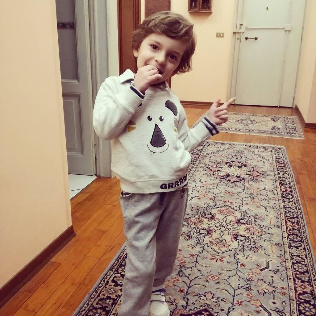 sarcasticadaria's tweet photo. #giuliozilla pronti per andare all'asilo https://t.co/MdiK0qicdg https://t.co/4XFGtIkzGy