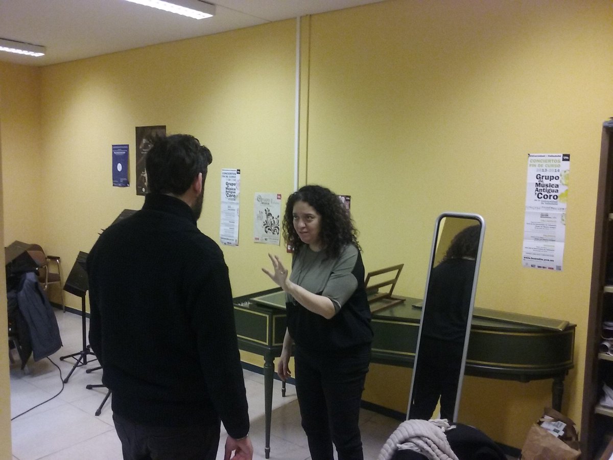 GMA_UVa's tweet photo. Hoy comenzamos el taller vocal con la gran #NoaFrenkel Un lujo! @centrobuendia @tlvictoria https://t.co/ZIrRYuhDZv