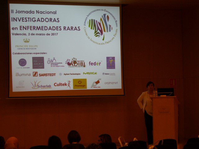 CIPFciencia's tweet photo. La Dra. Gloria González-Aseguinolaza #eerrCIPF2017 #Investigadoras #MujeryCiencia https://t.co/bgBRQWExuh