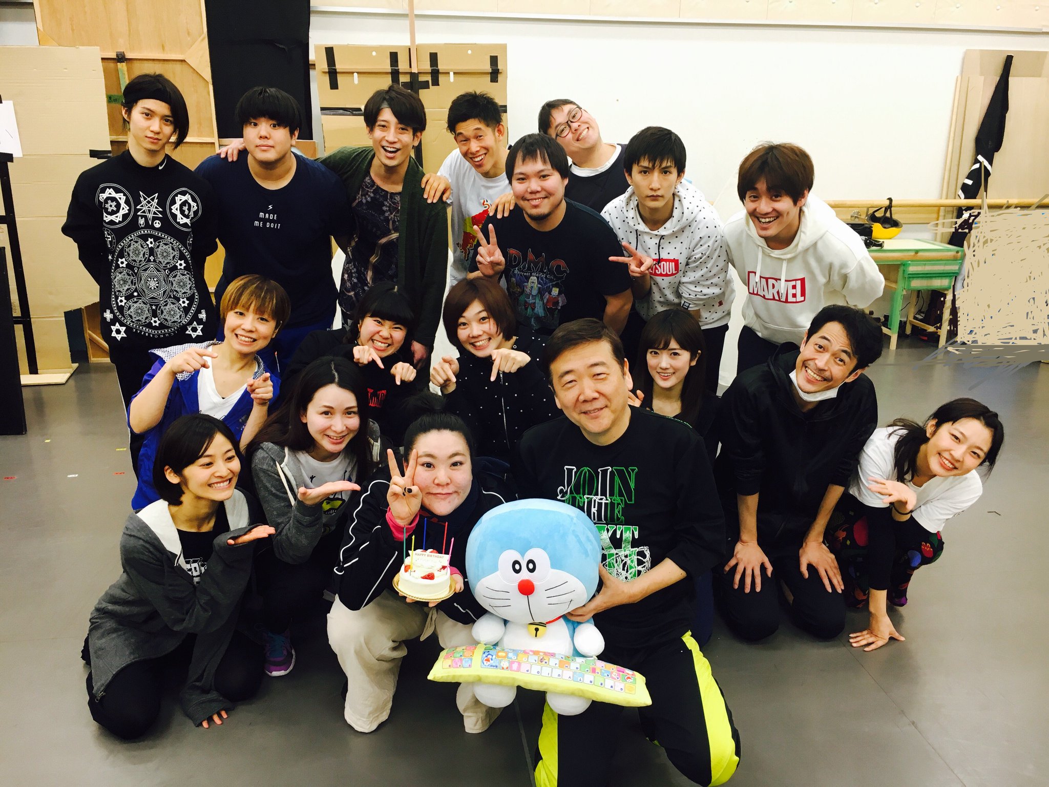 舞台版ドラえもん のび太とアニマル惑星 בטוויטר 昨日は皆川さんのバースデー サプライズで盛り上がりました 舞台版ドラえもん 舞台版のび太とアニマル惑星 小越勇輝 樋口日奈 皇希 陳内将 佃井皆美 皆川良美 舞台版ドラえもん のび太とアニマル惑星 בטוויטר 昨日は皆川さんのバースデー サプライズで盛り上がりました 舞台版ドラえもん 舞台版のび太とアニマル惑星 小越勇輝 樋口日奈 皇希 陳内将 佃井皆美 皆川良美