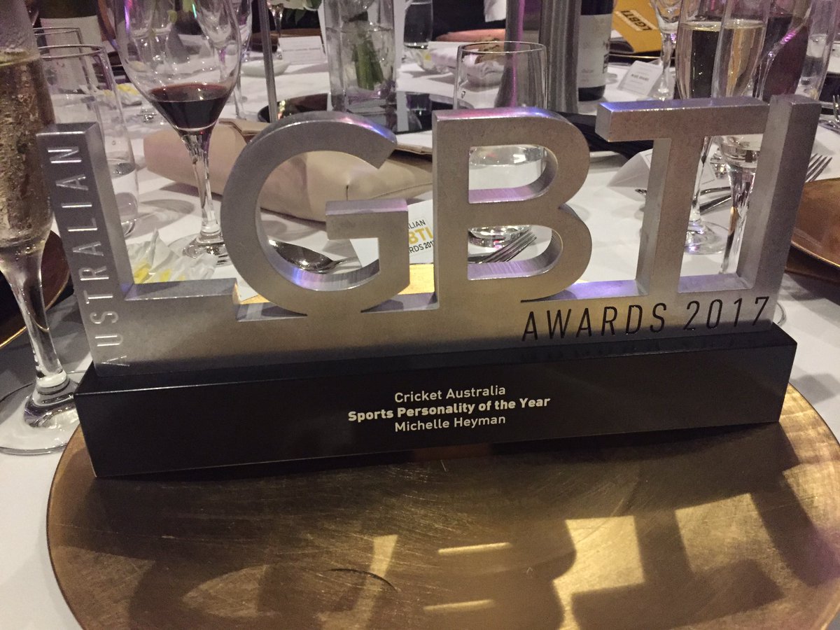 Mheyman23's tweet photo. Wow! Feeling very honoured to win the sports personality award for @lgbti_au 🏳️‍🌈 can't get this smile off my face ❤️#lgbti #sydney https://t.co/gWmnkdAhrD