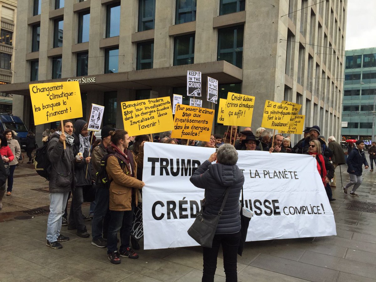 alternatibalem's tweet photo. En ce moment, rassemblement contre le pipeline Dakota Access aux USA, financé massivement par le @CreditSuisse ! RDV Place Bel-Air https://t.co/S0vzDcU6YI