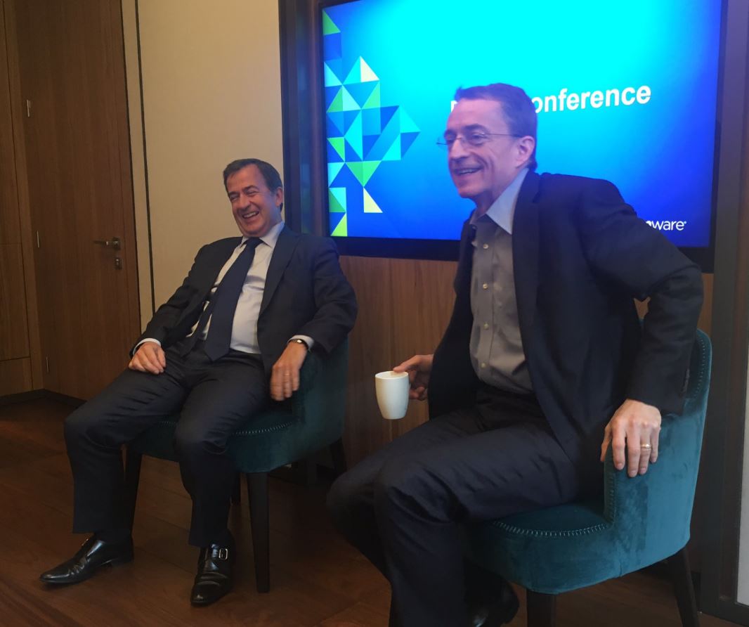 VMware_IT's tweet photo. Digital Transformation e il futuro dell’innovazione. Questa mattina è stato grandioso ospitare Pat Gelsinger e Jean-Pier Brulard a Milano! 😀 https://t.co/t52RCKpP0D